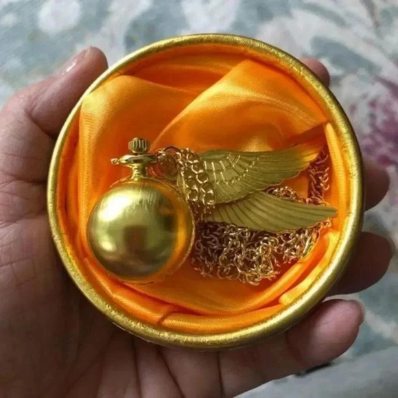 Harry Potter Golden Snitch Watch with Chain NWT - Picture 4 of 5